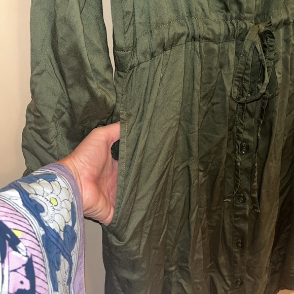 Time and Tru size large green button down shirt dress with tie and pockets - Picture 3 of 9